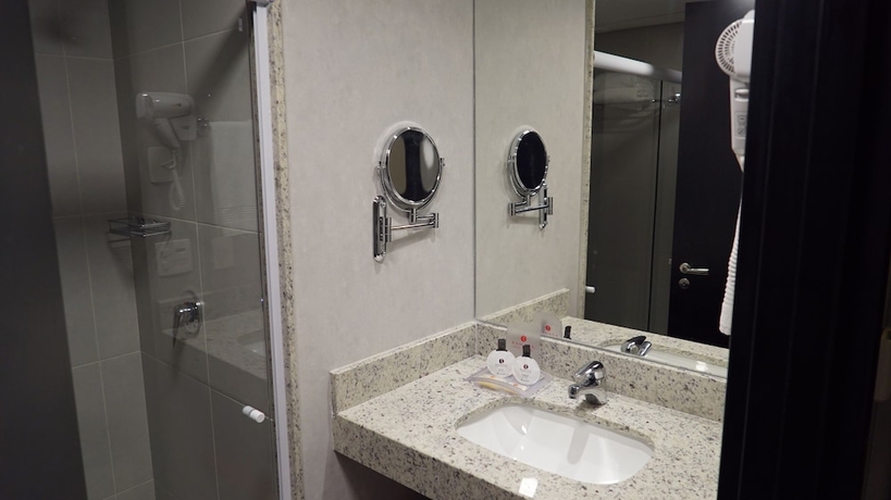 Imagen de la habitación del Hotel Esuites Recreio Shopping. Foto 8