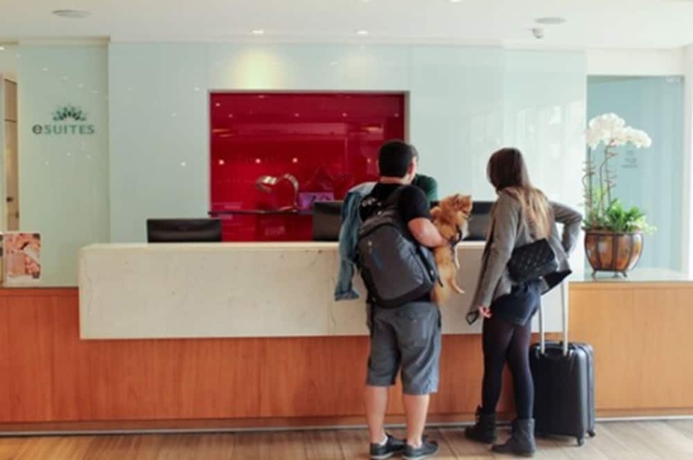Imagen de los interiores del Hotel Esuites Savassi Toscanini. Foto 17