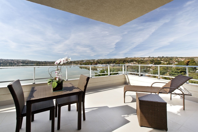 Imagen de la habitación del Hotel Esuites Spa Lagoa Santa. Foto 13