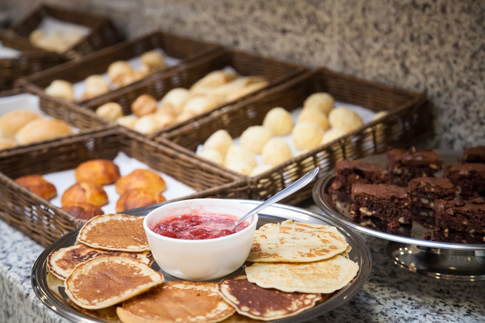 Imagen de los interiores del Hotel Esuites Virginia Luxemburgo Bh. Foto 13