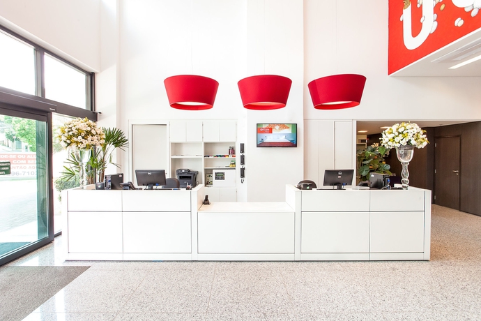 Imagen general del Hotel Esuites Virginia Luxemburgo Bh. Foto 2