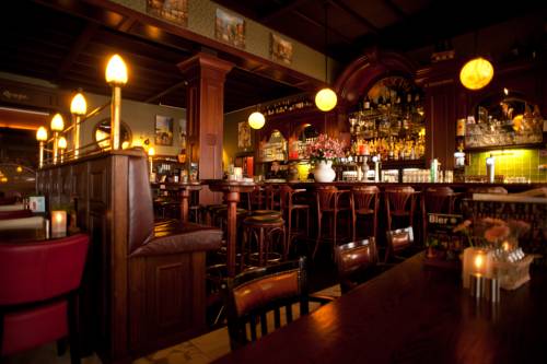 Imagen de la habitación del Hotel Et Le Caf&eacute; De Paris. Foto 12