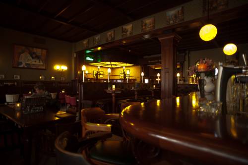 Imagen de la habitación del Hotel Et Le Caf&eacute; De Paris. Foto 13