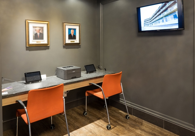 Imagen de los interiores del Hotel Et Pavillons Le Petit Manoir Du Casino. Foto 8