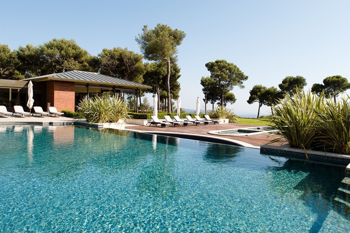 Imagen de la piscina del Hotel Et Spa Du Castellet. Foto 16