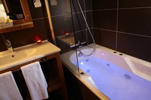 Imagen de la habitación del Hotel Et Spa Les Clarines. Foto 7