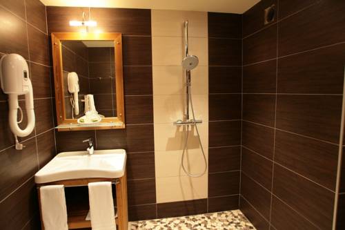 Imagen de la habitación del Hotel Et Spa Les Clarines. Foto 15