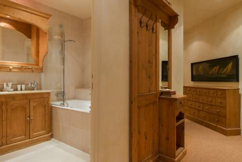 Imagen de la habitación del Hotel Et Spa Vent D'ouest. Foto 15