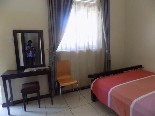 Imagen de la habitación del Hotel Etana Motel. Foto 14