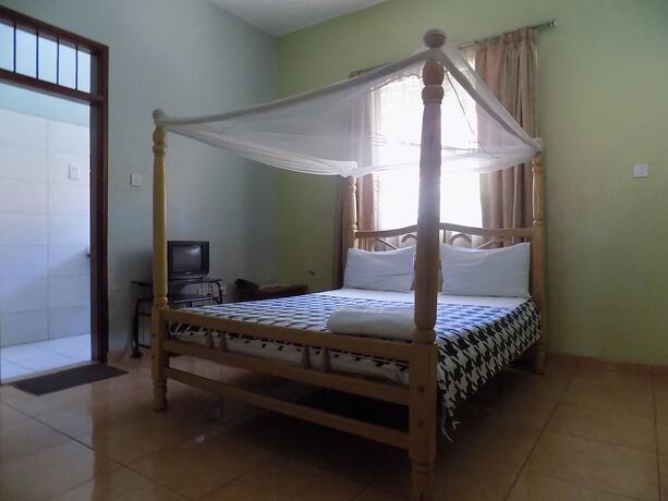 Imagen de la habitación del Hotel Etana Motel. Foto 17