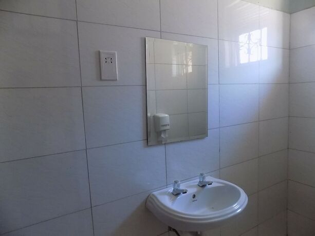 Imagen general del Hotel Etana Motel. Foto 13