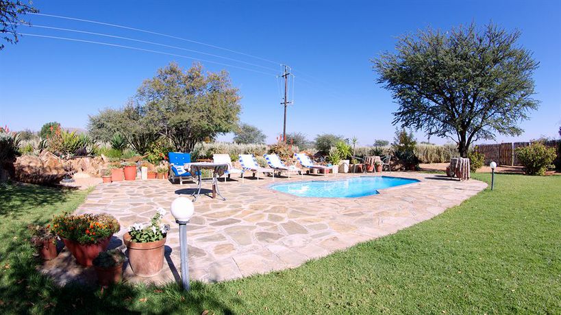 Imagen de la piscina del Hotel Etango Ranch Guestfarm. Foto 13