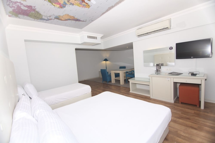 Imagen de la habitación del Hotel Etap Mola. Foto 2