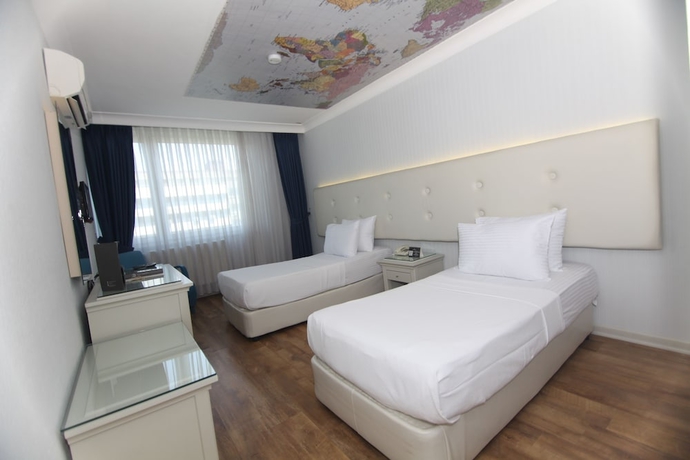 Imagen de la habitación del Hotel Etap Mola. Foto 4
