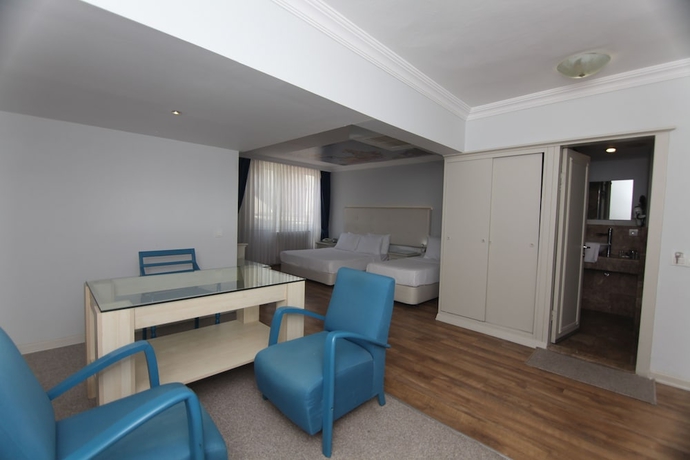 Imagen de la habitación del Hotel Etap Mola. Foto 8