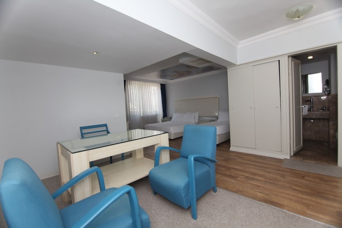 Imagen de la habitación del Hotel Etap Mola. Foto 9