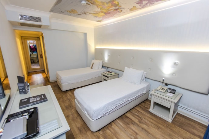 Imagen de la habitación del Hotel Etap Mola. Foto 11