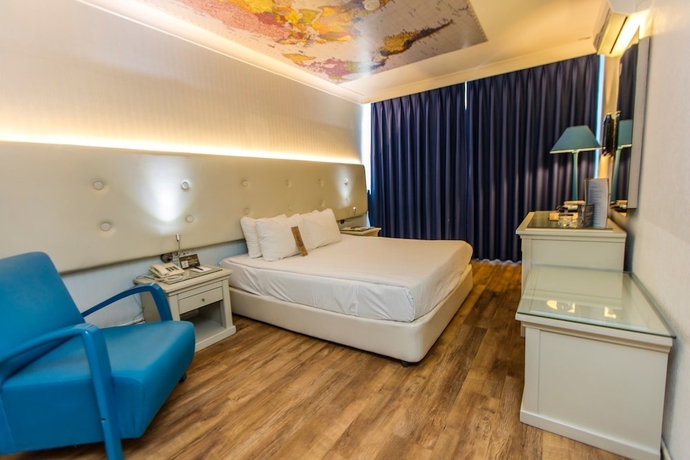 Imagen de la habitación del Hotel Etap Mola. Foto 12
