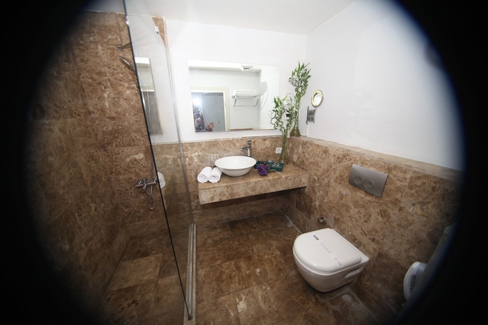 Imagen de la habitación del Hotel Etap Mola. Foto 16