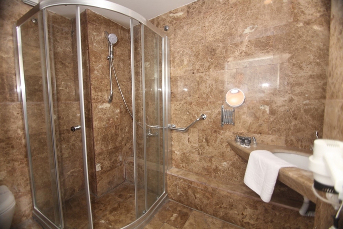 Imagen de la habitación del Hotel Etap Mola. Foto 17