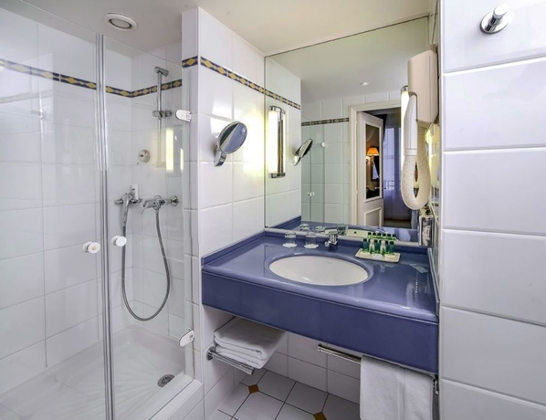 Imagen de la habitación del Hotel Etats Unis Opera. Foto 3