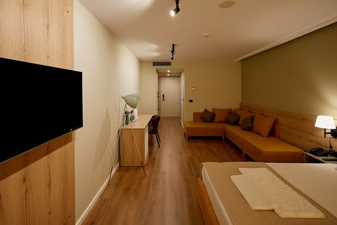 Imagen general del Hotel Eter, Golem. Foto 2