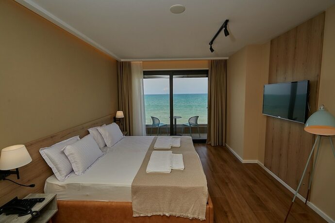 Imagen general del Hotel Eter, Golem. Foto 6