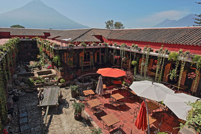 Imagen de los exteriores del Hotel Eterna Primavera Antigua. Foto 10