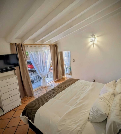 Imagen de la habitación del Hotel Eterna Primavera Cuernavaca. Foto 11