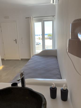 Imagen de la habitación del Hotel Eternal Suites. Foto 10