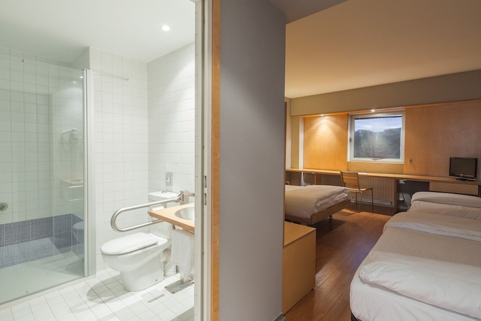 Imagen de la habitación del Hotel Eth Irun. Foto 12