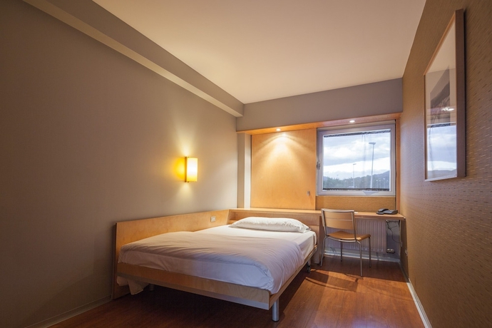 Imagen de la habitación del Hotel Eth Irun. Foto 15