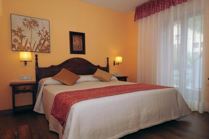 Imagen de la habitación del Hotel Eth Pomer. Foto 7