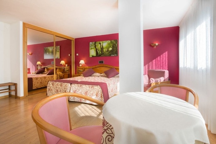 Imagen de la habitación del Hotel Eth Solan. Foto 2