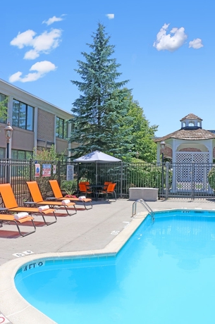 Imagen de la piscina del Hotel Ethan Allen. Foto 18