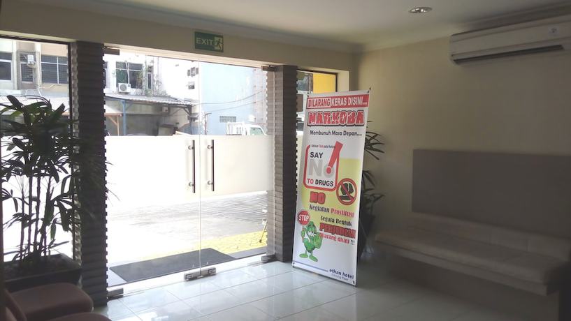 Imagen de los interiores del Hotel Ethan Cilincing Plaza. Foto 13