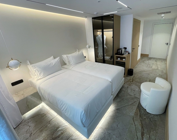 Imagen de la habitación del Hotel Ethereal White Resort. Foto 16