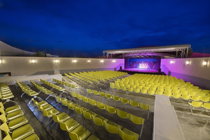 Imagen de los interiores del Hotel Ethra Reserve - Calanè 4*. Foto 15