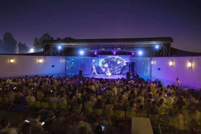 Imagen de los interiores del Hotel Ethra Reserve - Calanè 4*. Foto 16