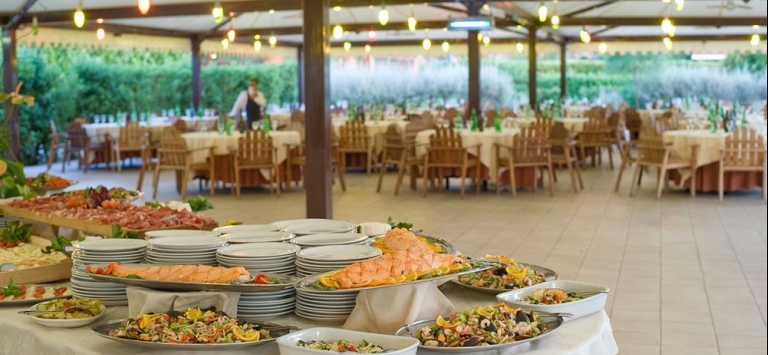 Imagen del bar/restaurante del Hotel Ethra Reserve Valentino. Foto 2