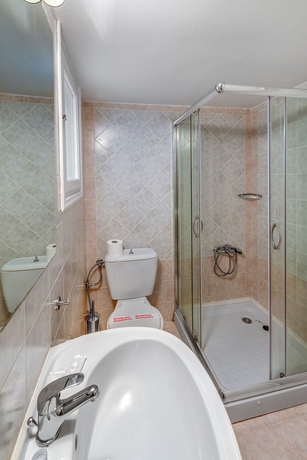 Imagen de la habitación del Hotel Ethrion. Foto 13