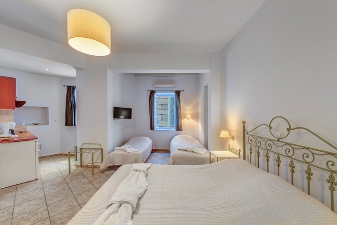 Imagen de la habitación del Hotel Ethrion. Foto 17