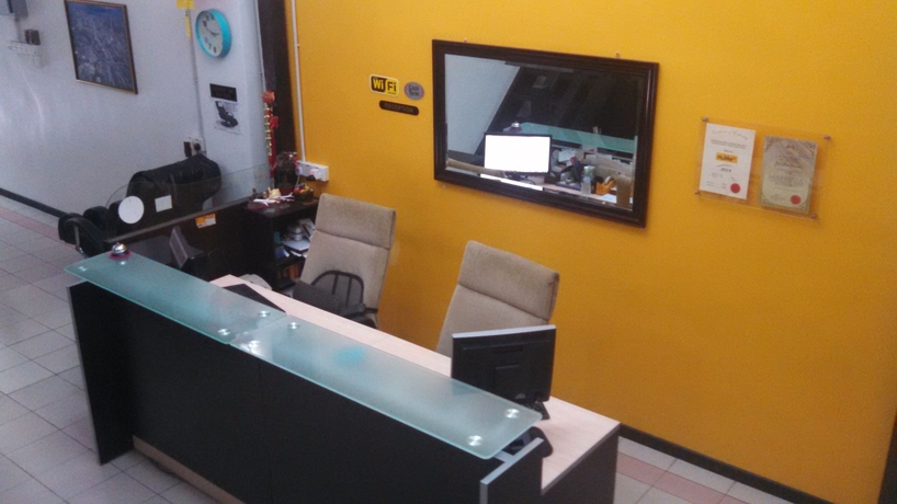 Imagen de los interiores del Hotel Etika Inn. Foto 16
