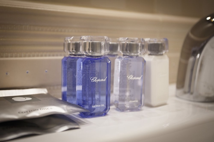 Imagen de la habitación del Hotel Etiuda. Foto 15