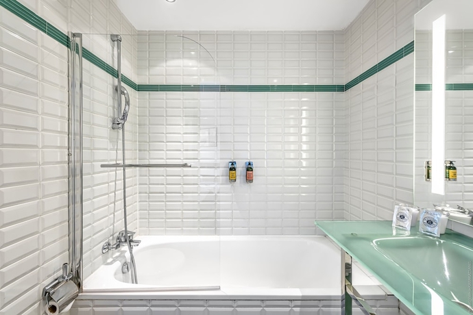 Imagen de la habitación del Hotel Etoile Park. Foto 10