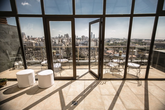Imagen de la piscina del Hotel Etoile Recoleta. Foto 13