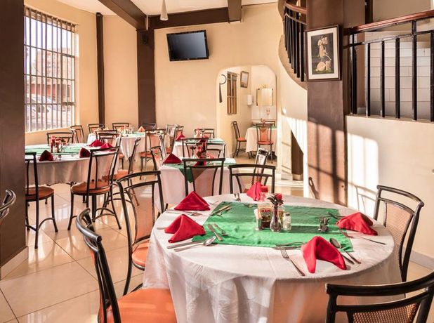 Imagen del bar/restaurante del Hotel Eton. Foto 4