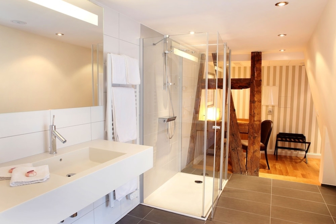 Imagen de la habitación del Hotel Ettenheim. Foto 19