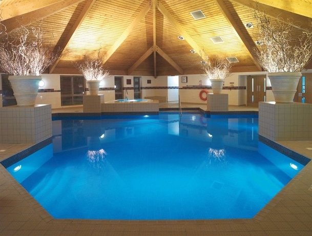 Imagen de la piscina del Hotel Ettington Chase. Foto 15