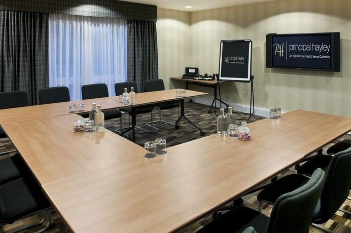 Imagen de los interiores del Hotel Ettington Chase. Foto 14